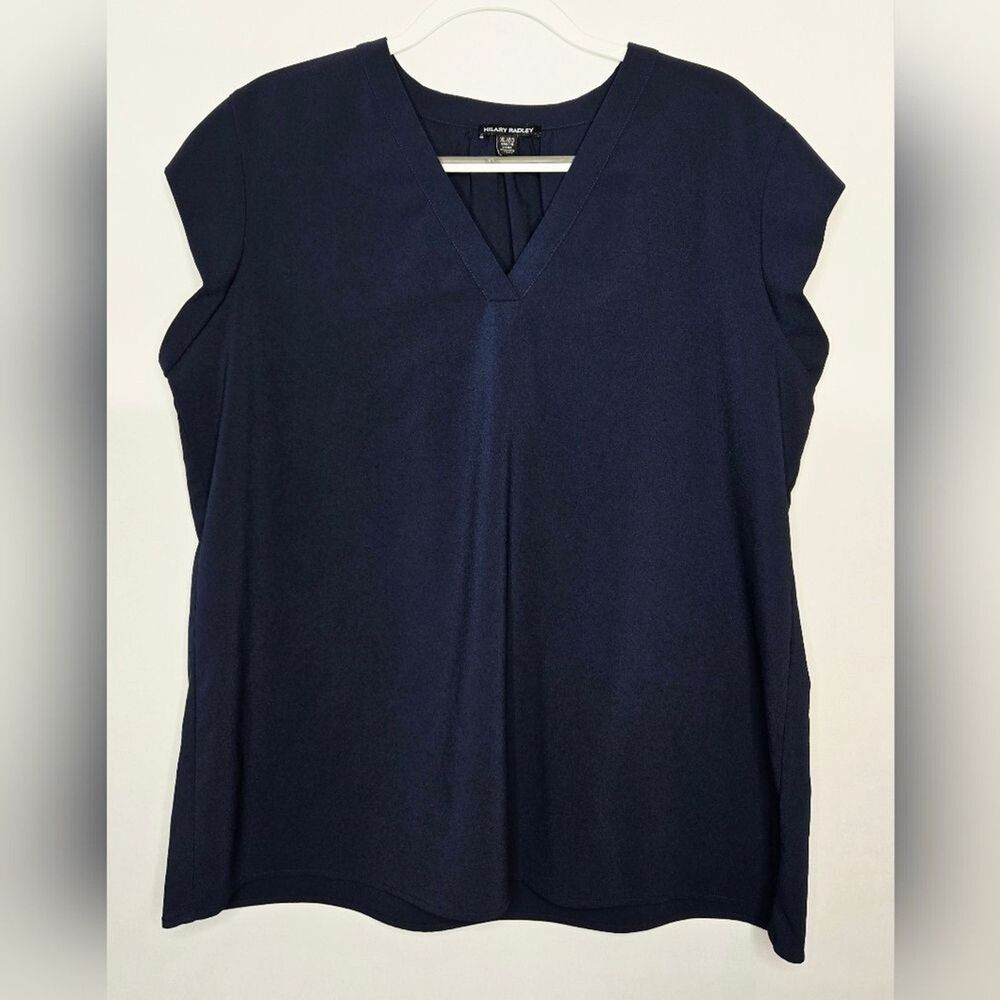 Women's navy blue Hilary Radley v-neck, cap sleeve blouse. Size XL